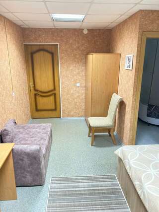 Гостиница Визит Нижний Новгород Двухместный номер с 2 отдельными кроватями, вид на сад-3