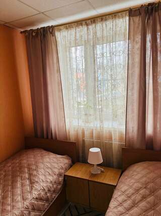 Гостиница Визит Нижний Новгород Двухместный номер с 2 отдельными кроватями, вид на сад-11